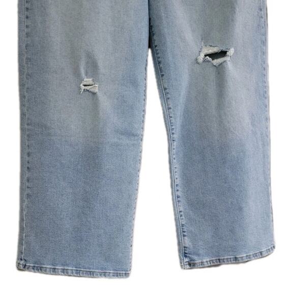 Levi's High Rise Wide Leg Jeans Women's Size 32 x 27 Light Wash Cropped Distress - Picture 7 of 12